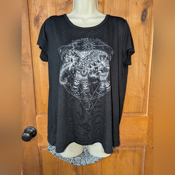 Tru self Black‎ Graphic Women's Top - Picture 1 of 10